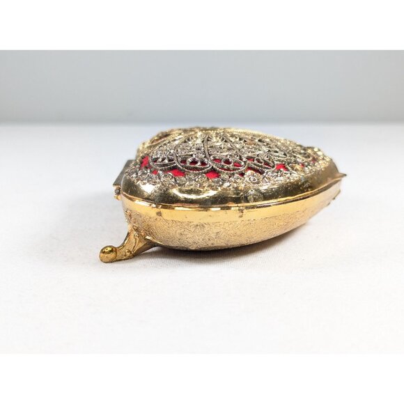 Vintage Butterfly jewelry box made in Japan, Gold tone filigree trinket box gift - Picture 6 of 10